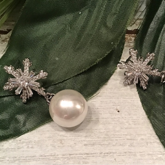 Pearl Earrings - Picture 1 of 9